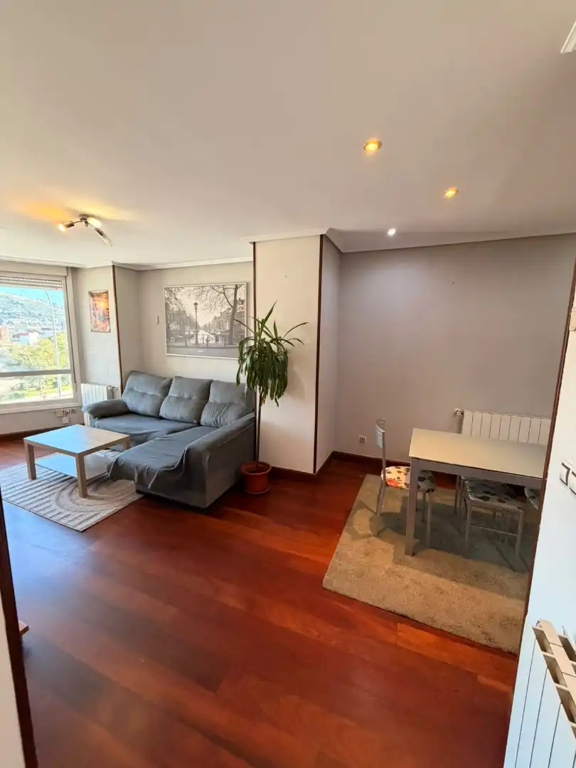 Sala de estar de Piso en venta en Barakaldo  con Calefacción, Parquet y Amueblado