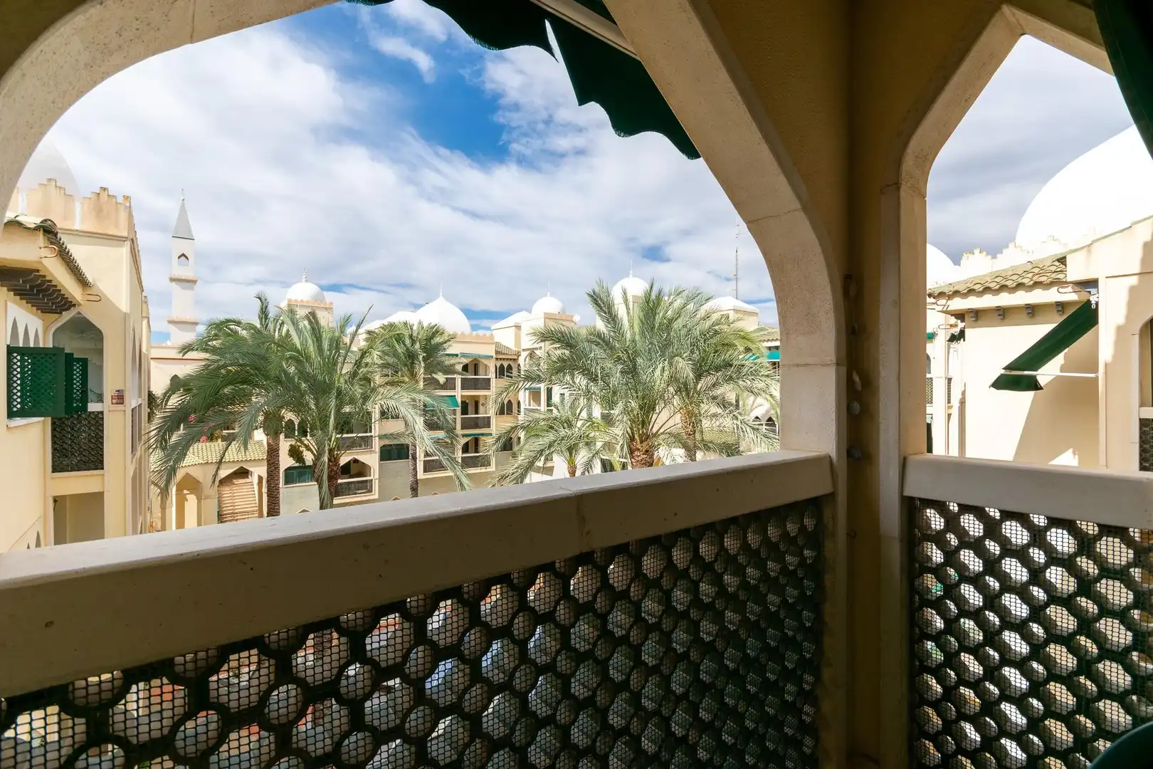 Terraza de Piso de alquiler en Santa Pola con Terraza y Piscina comunitaria