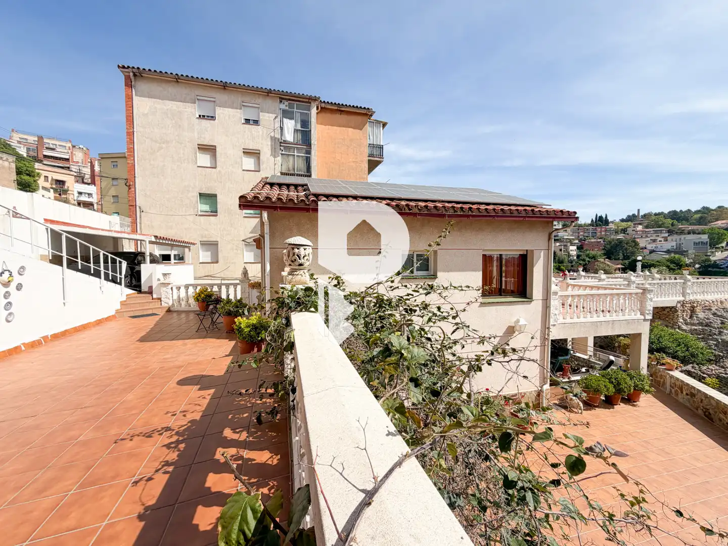 Vista exterior de Casa o xalet en venda en El Papiol amb Aire condicionat, Calefacció i Jardí privat
