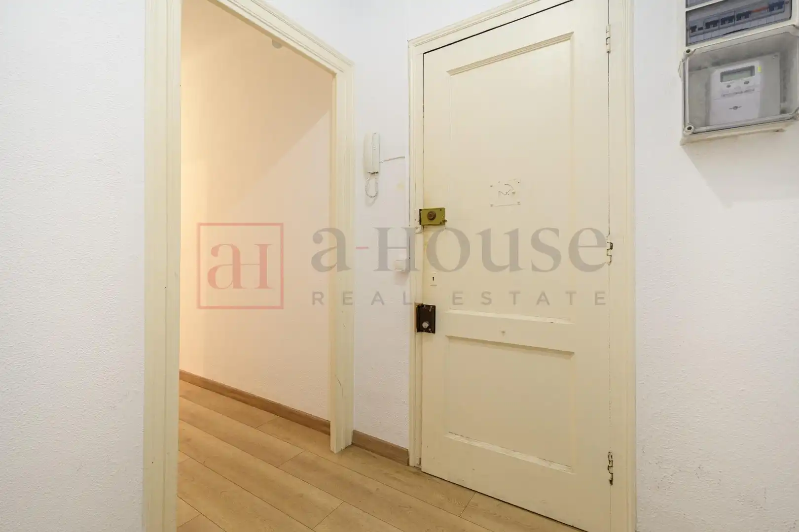 Wohnung zum Verkauf in Barcelona mit Klimaanlage und Heizung