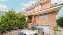 Exterior view of House or chalet for sale in Villanueva de la Cañada  with Heating, Private garden and Swimming Pool