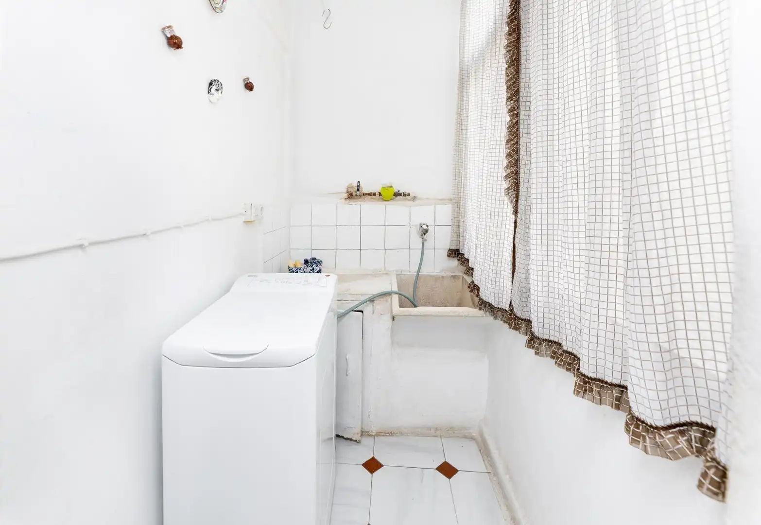 Bany de Pis en venda en Granada amb Terrassa i Balcó