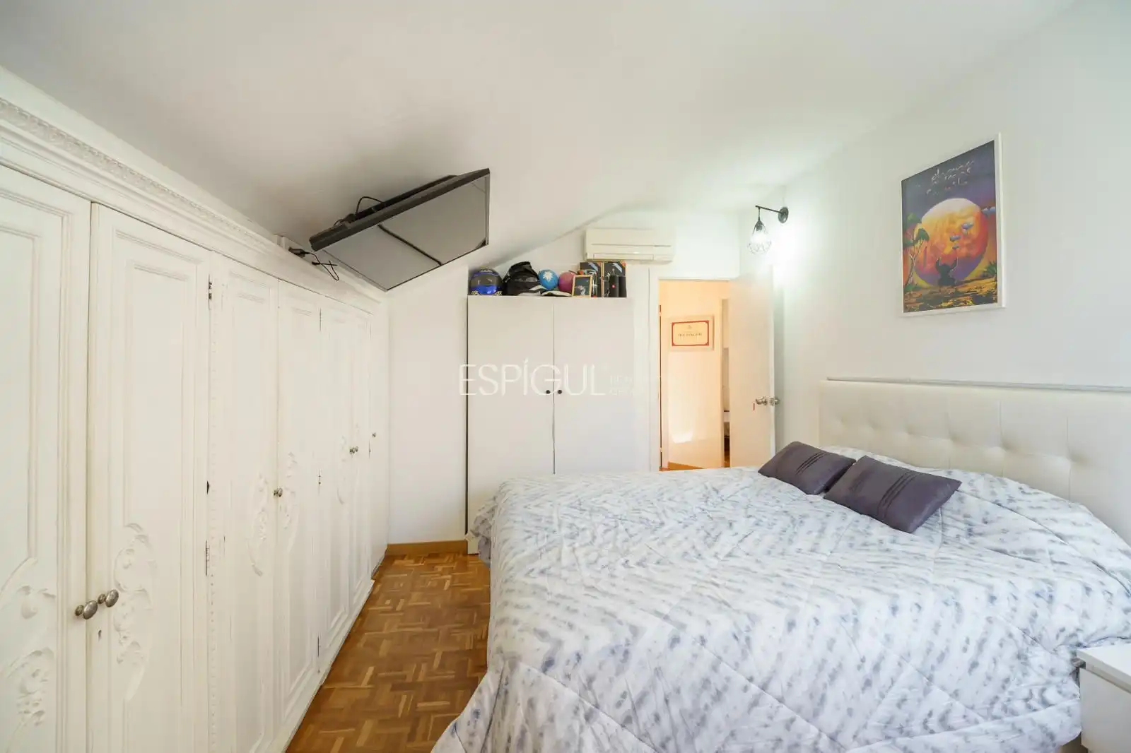 Schlafzimmer von Dachboden zum Verkauf in Barcelona mit Klimaanlage, Heizung und Terrasse