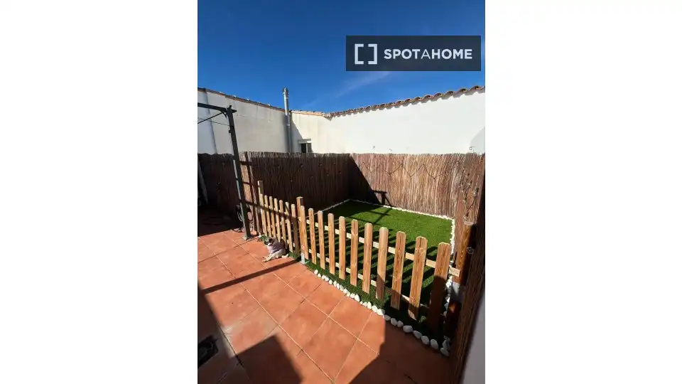 Exterior view of Flat for share in Benaguasil  with Air Conditioner, Heating and Furnished