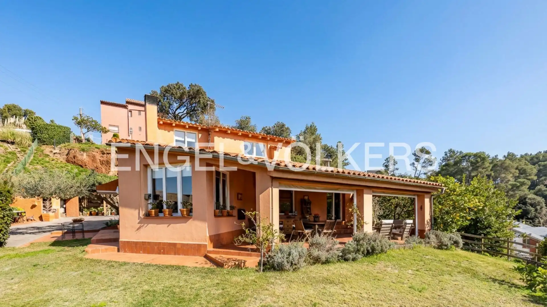 Vista exterior de Casa o chalet en venta en Cervelló con Calefacción, Jardín privado y Terraza