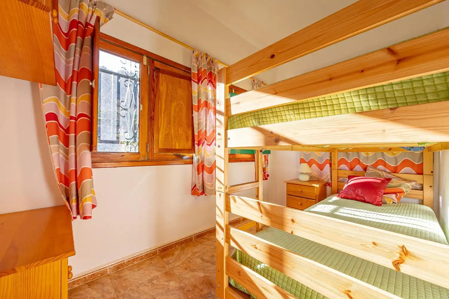 Dormitori de Casa o xalet en venda en Vega de San Mateo amb Jardí privat i Terrassa