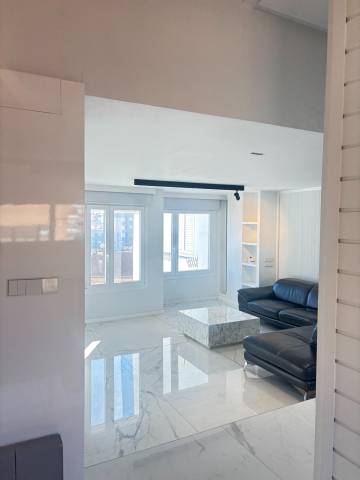 Ático en Venta en Avenida de Peris y Valero en En Corts - Doctor Waksman