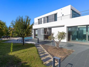 Villa avec balcon à vendre à Urbanitzacions