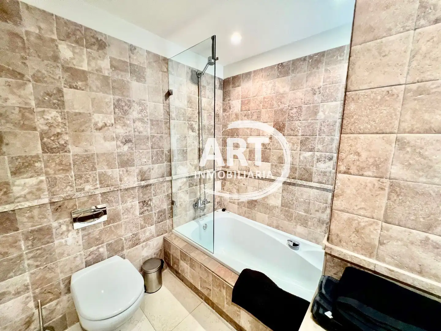 Bany de Apartament en venda en Benahavís amb Aire condicionat, Calefacció i Jardí privat