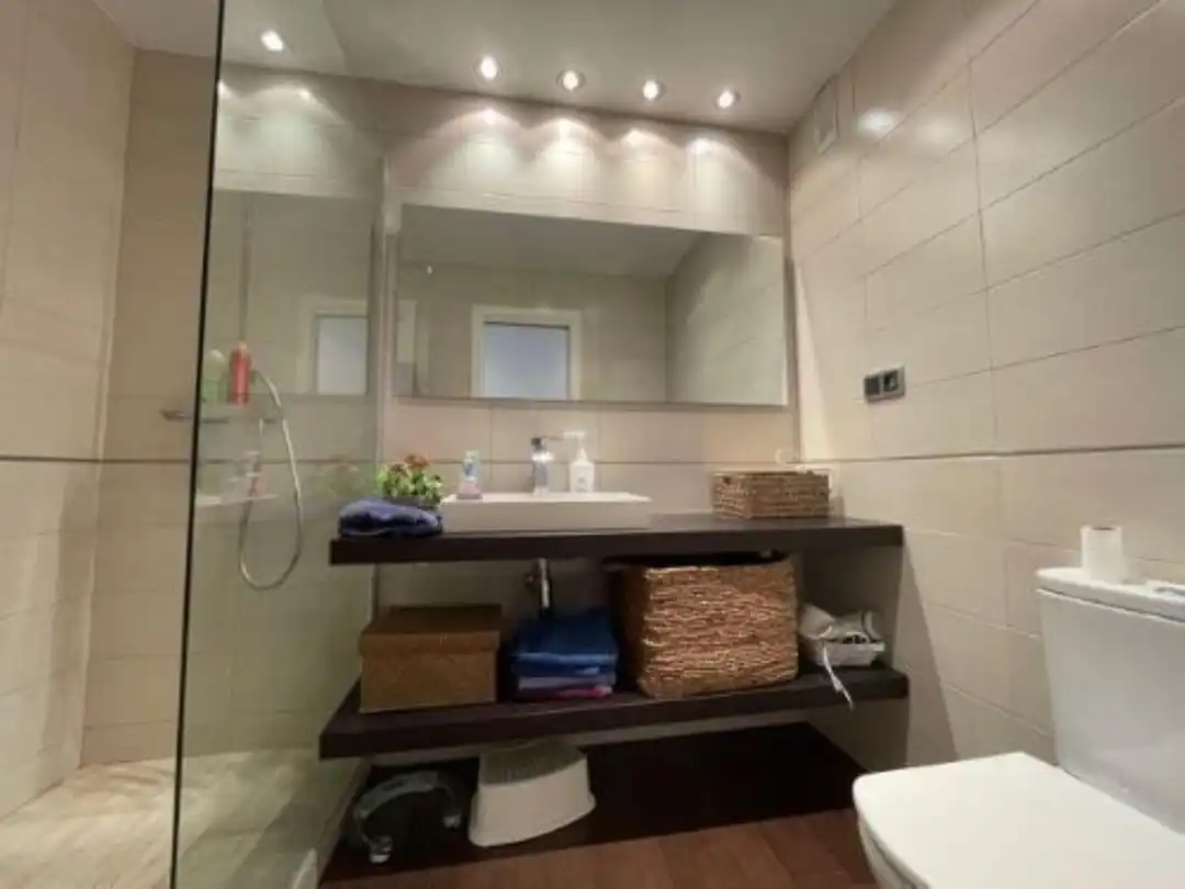 Baño de Piso de alquiler en Madrid con Aire acondicionado, Calefacción y Balcón