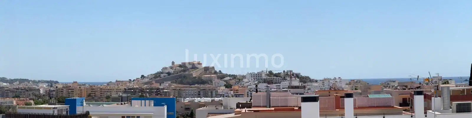 Vista exterior de Àtic en venda en Eivissa amb Aire condicionat, Terrassa i Traster