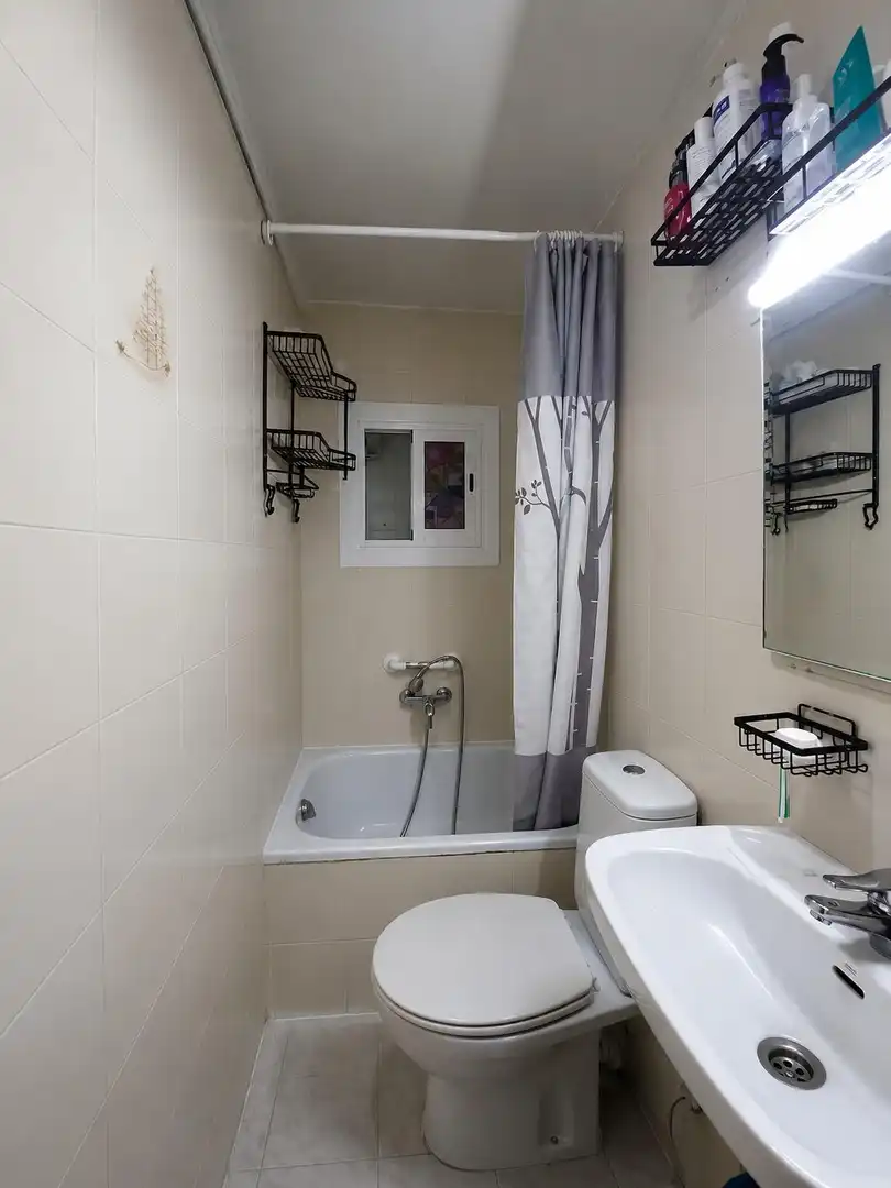 Bathroom of Flat for sale in Mataró