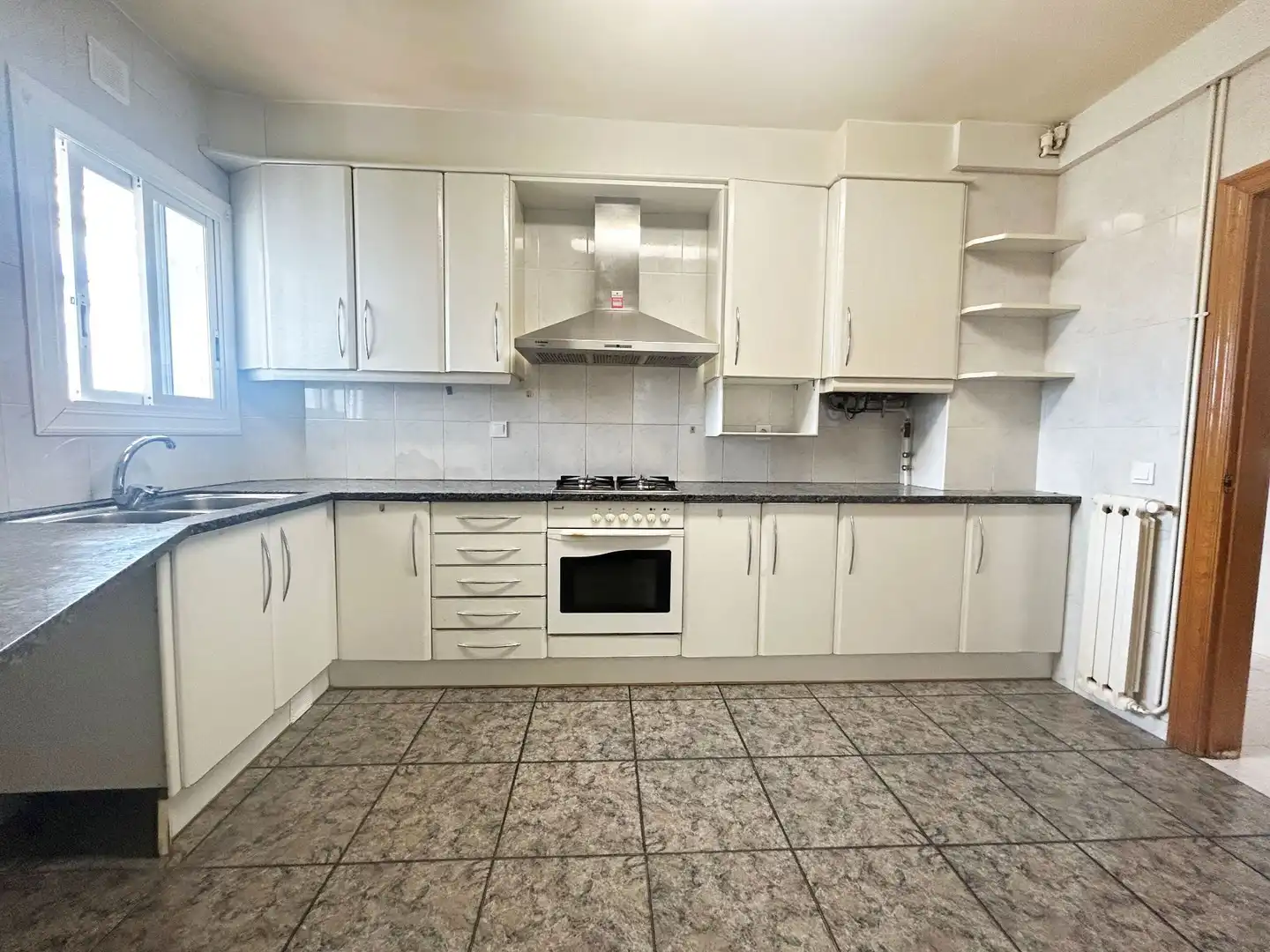 Cocina de Piso en venta en Torelló con Calefacción