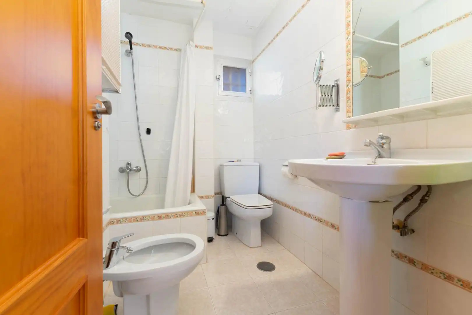 Baño de Apartamento en venta en Fuengirola con Aire acondicionado, Terraza y Amueblado