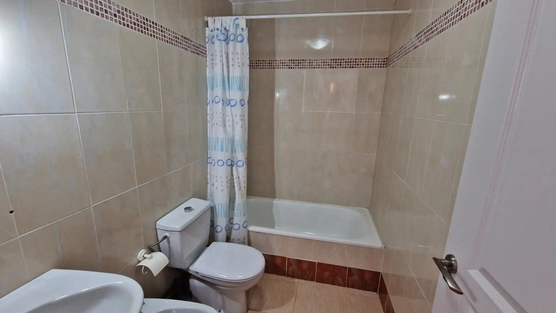 Bany de Apartament en venda en Vélez de Benaudalla amb Aire condicionat, Calefacció i Balcó