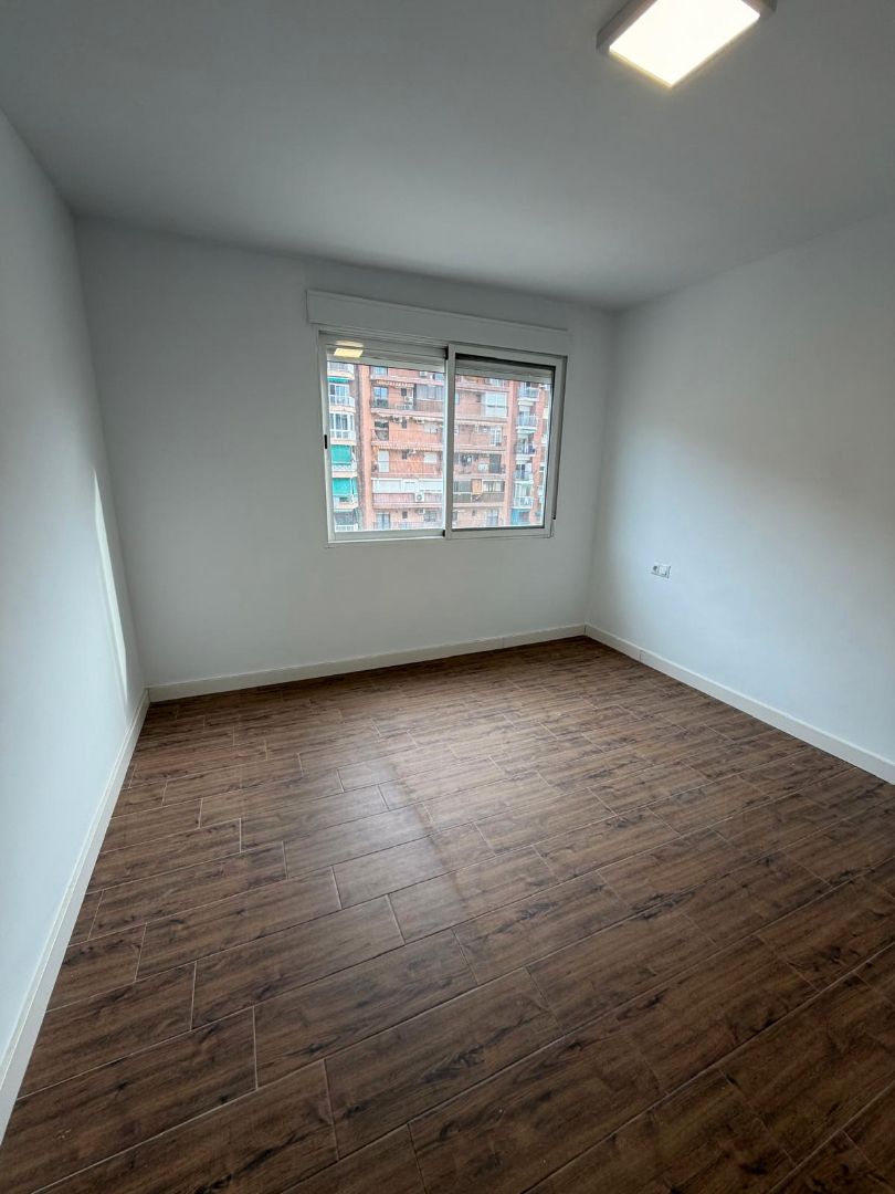 Piso de alquiler en Malilla