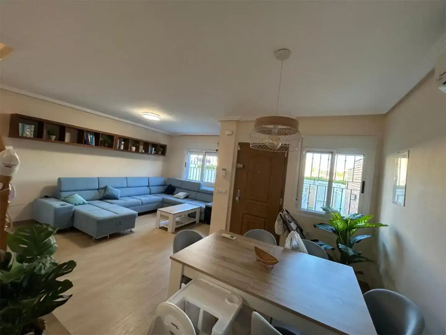 Sala d'estar de Pis en venda en Pilar de la Horadada amb Aire condicionat, Piscina i Balcó