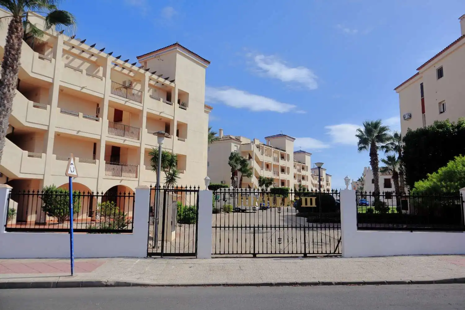 Exterior view of Apartments for sale in Orihuela  with Air Conditioner, Terrace and Swimming Pool