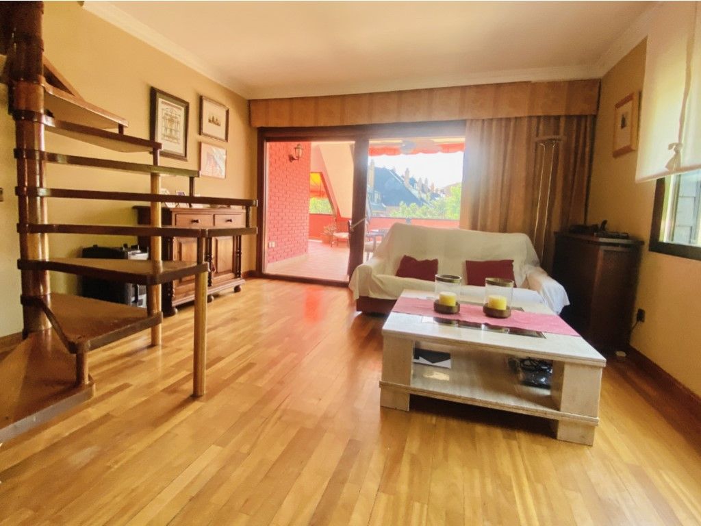 Sala d'estar de Àtic en venda en Las Rozas de Madrid