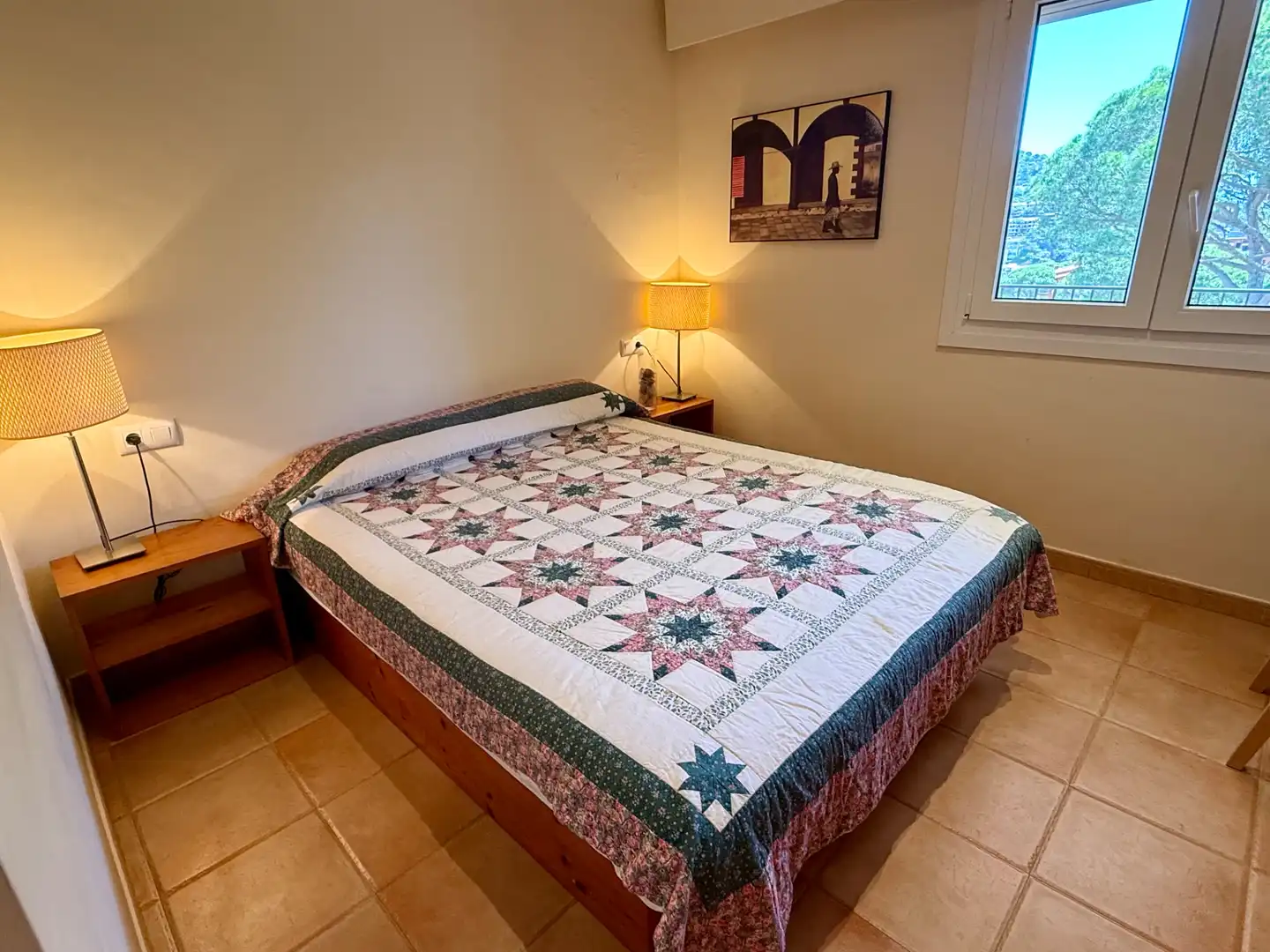 Schlafzimmer von Wohnungen zum Verkauf in Palafrugell mit Klimaanlage, Terrasse und Gemeinschaftspool