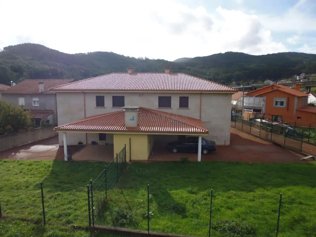 Außenansicht von Einfamilien-Reihenhaus zum Verkauf in Baiona mit Heizung, Privatgarten und Parkett