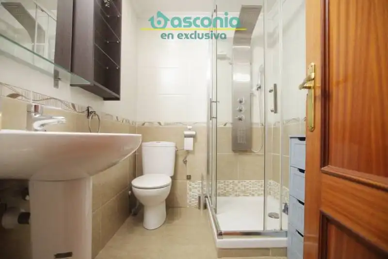 Bathroom of Flat for sale in Bilbao   with Furnished