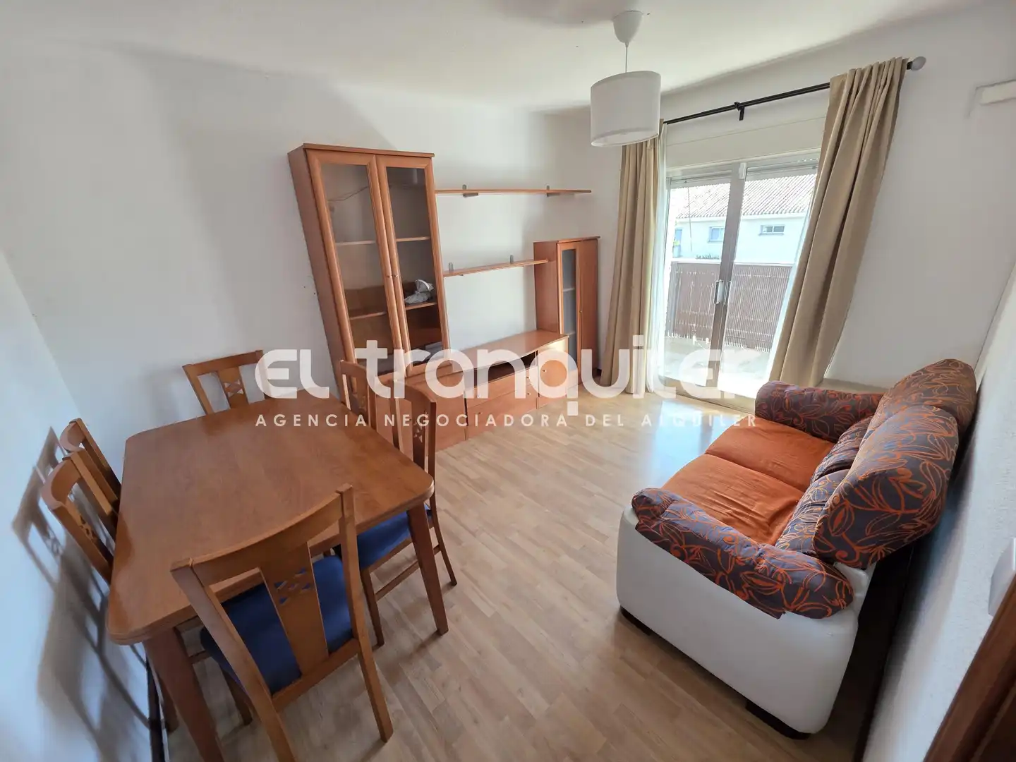 Living room of Flat for rent in Madrid  with Air Conditioner, Terrace and Furnished