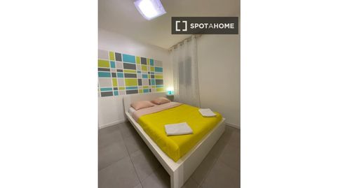 Photo 4 of Room in Singuerlín, Santa Coloma de Gramenet