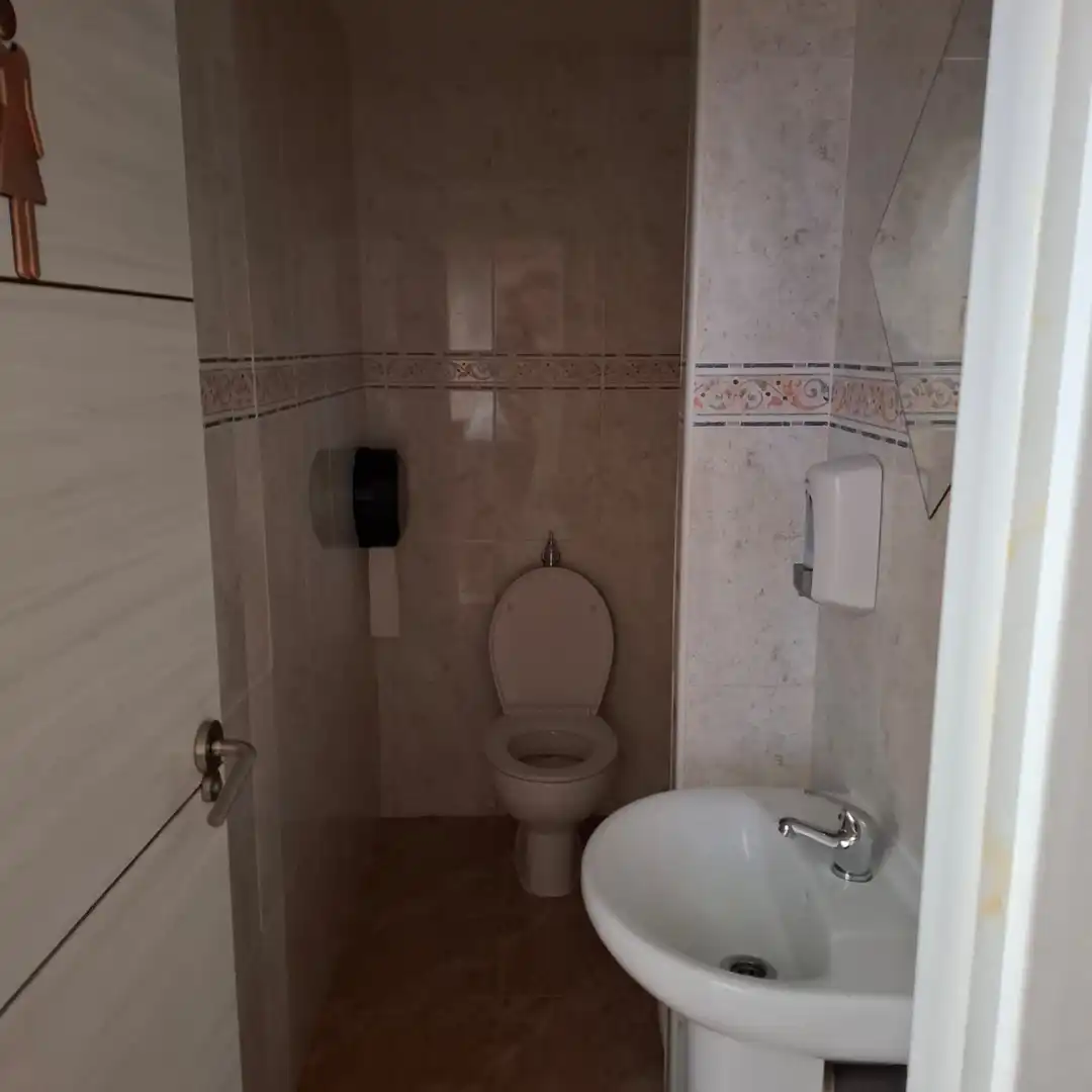Baño de Local en venta en Azuqueca de Henares con Aire acondicionado, Calefacción y Terraza