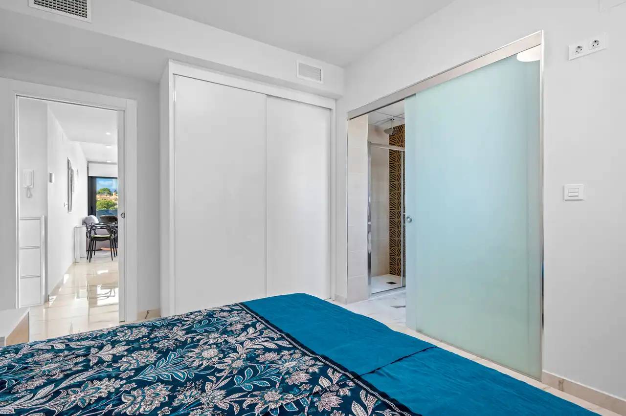 Schlafzimmer von Wohnungen zum Verkauf in Madrid mit Whirlpool und Sauna