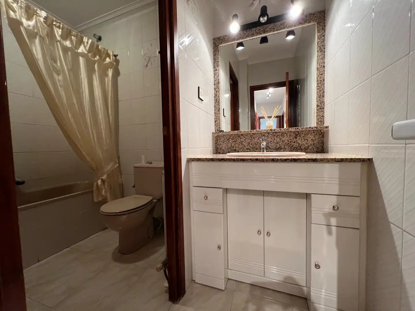 Bathroom of Flat for sale in Jaca  with Heating, Storage room and Furnished
