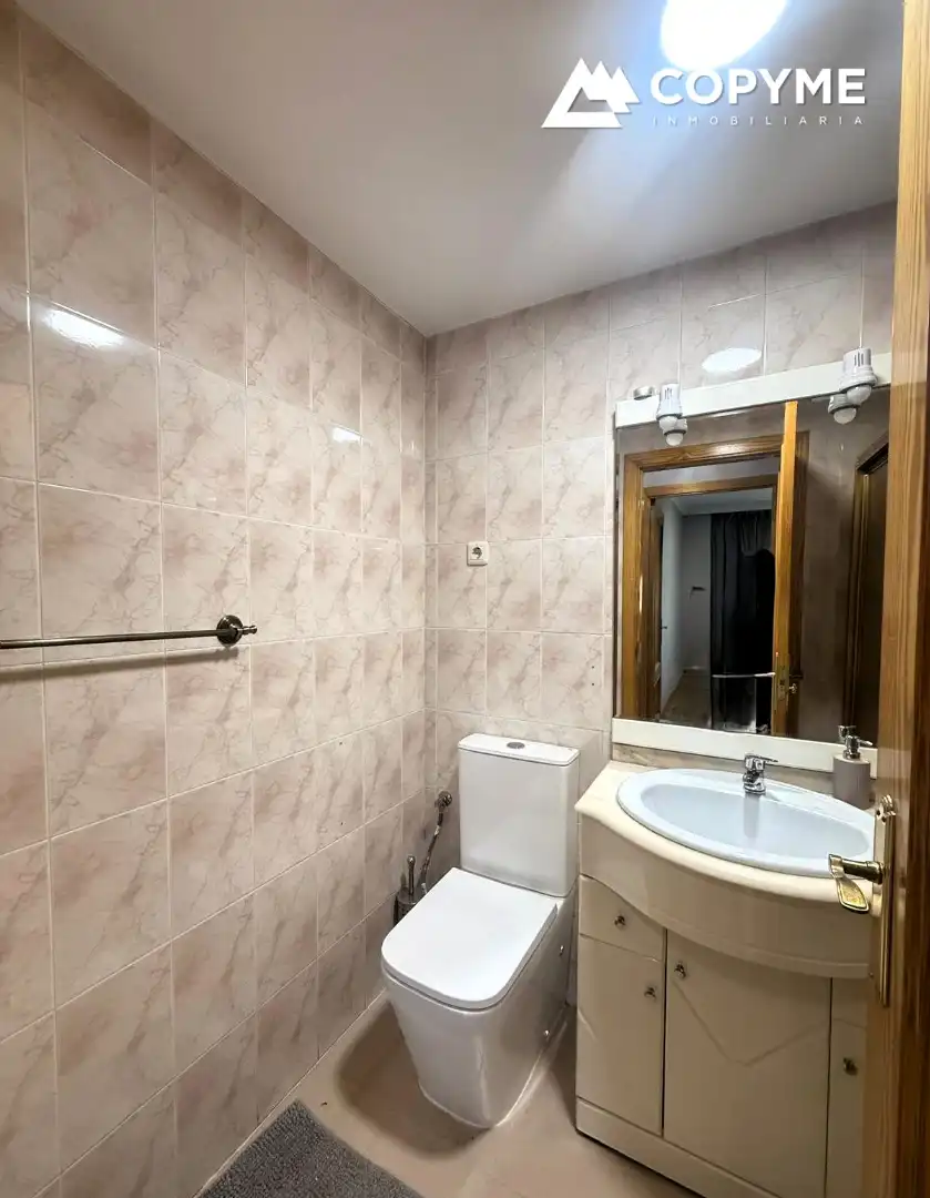 Baño de Piso en venta en Torrijos con Aire acondicionado, Calefacción y Amueblado