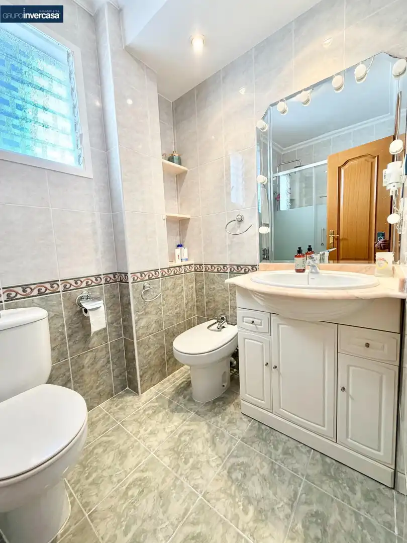 Bathroom of Flat for rent in Quart de Poblet  with Air Conditioner, Furnished and Balcony