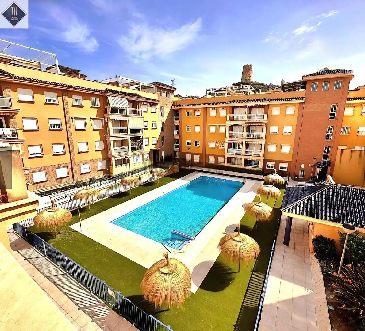 Vista exterior de Àtic de lloguer en Torrox amb Aire condicionat, Calefacció i Terrassa