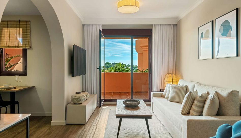 Foto 1 de Piso en venta en El Paraíso, Málaga