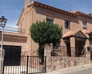 Vista exterior de Casa adosada en venda en Nombela