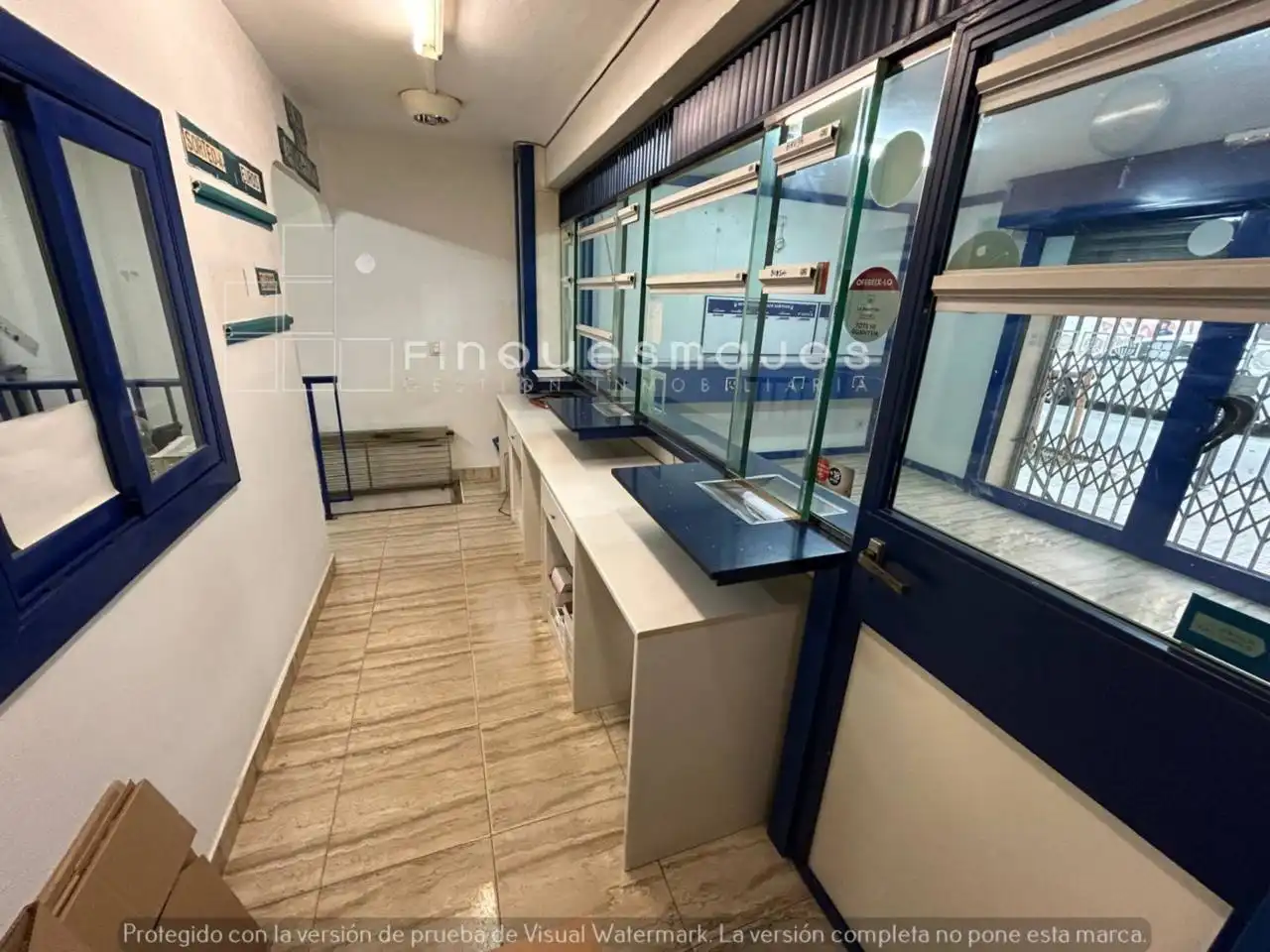 Local en venta en L'Hospitalet de Llobregat con Aire acondicionado