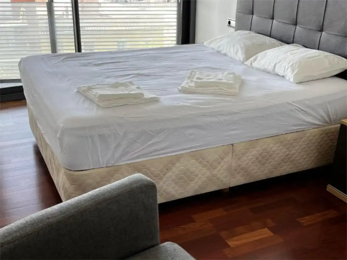 Dormitori de Pis en venda en  Barcelona Capital amb Aire condicionat i Balcó