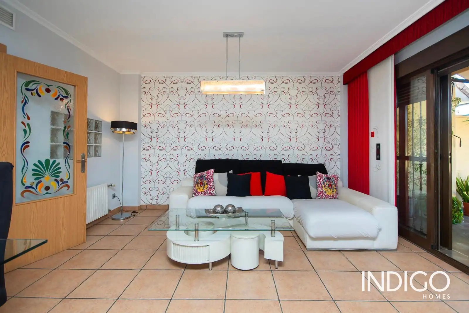 Sala d'estar de Casa adosada en venda en Alicante / Alacant amb Aire condicionat, Jardí privat i Piscina