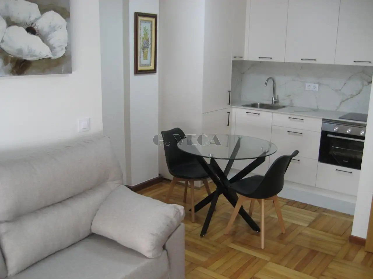 Living room of Apartments for rent in Vigo   with Heating, Storage room and Furnished