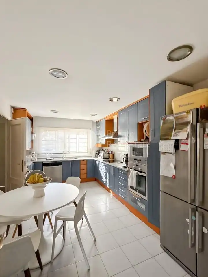 Cocina de Casa adosada en venta en Majadahonda con Aire acondicionado, Calefacción y Jardín privado