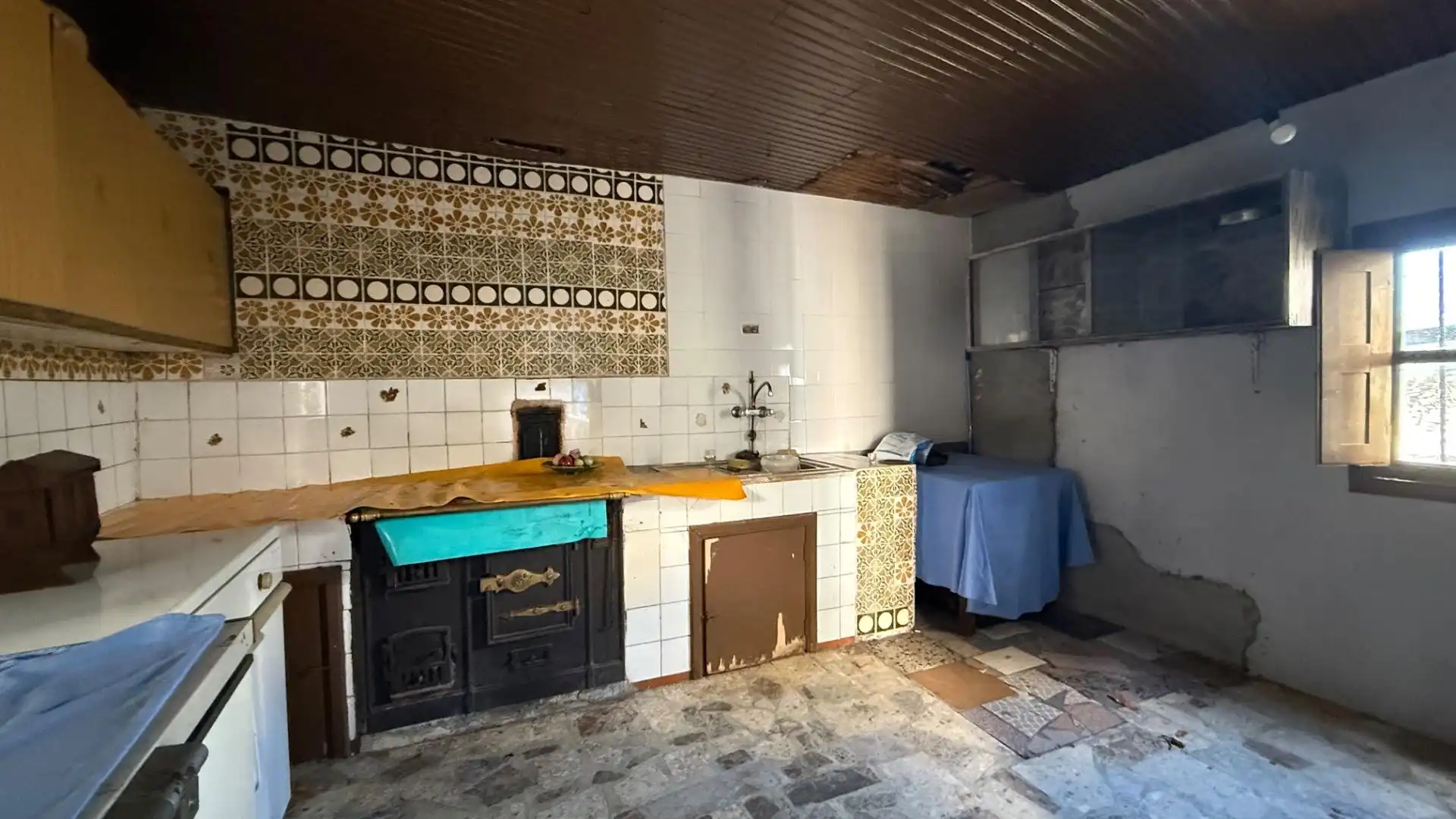 Cocina de Finca rústica en venta en Allariz con Jardín privado, Terraza y Amueblado