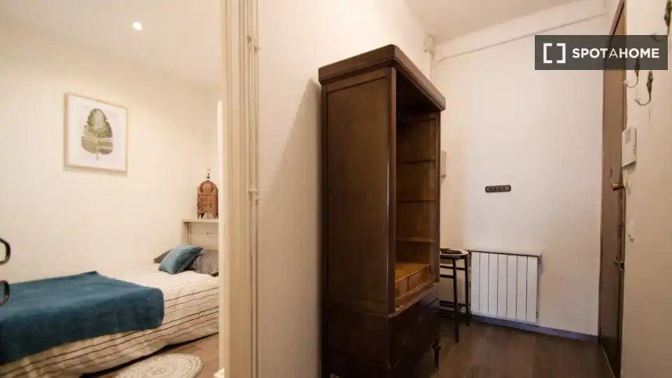 Schlafzimmer von Wohnung zur Miete in Barcelona mit Klimaanlage, Heizung und Möbliert