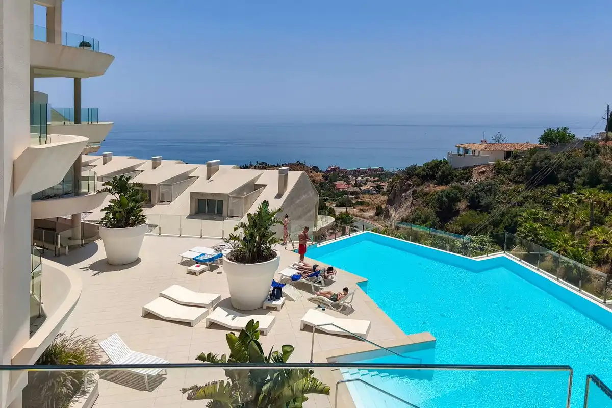 Piscina de Apartament en venda en Benalmádena amb Aire condicionat, Terrassa i Traster