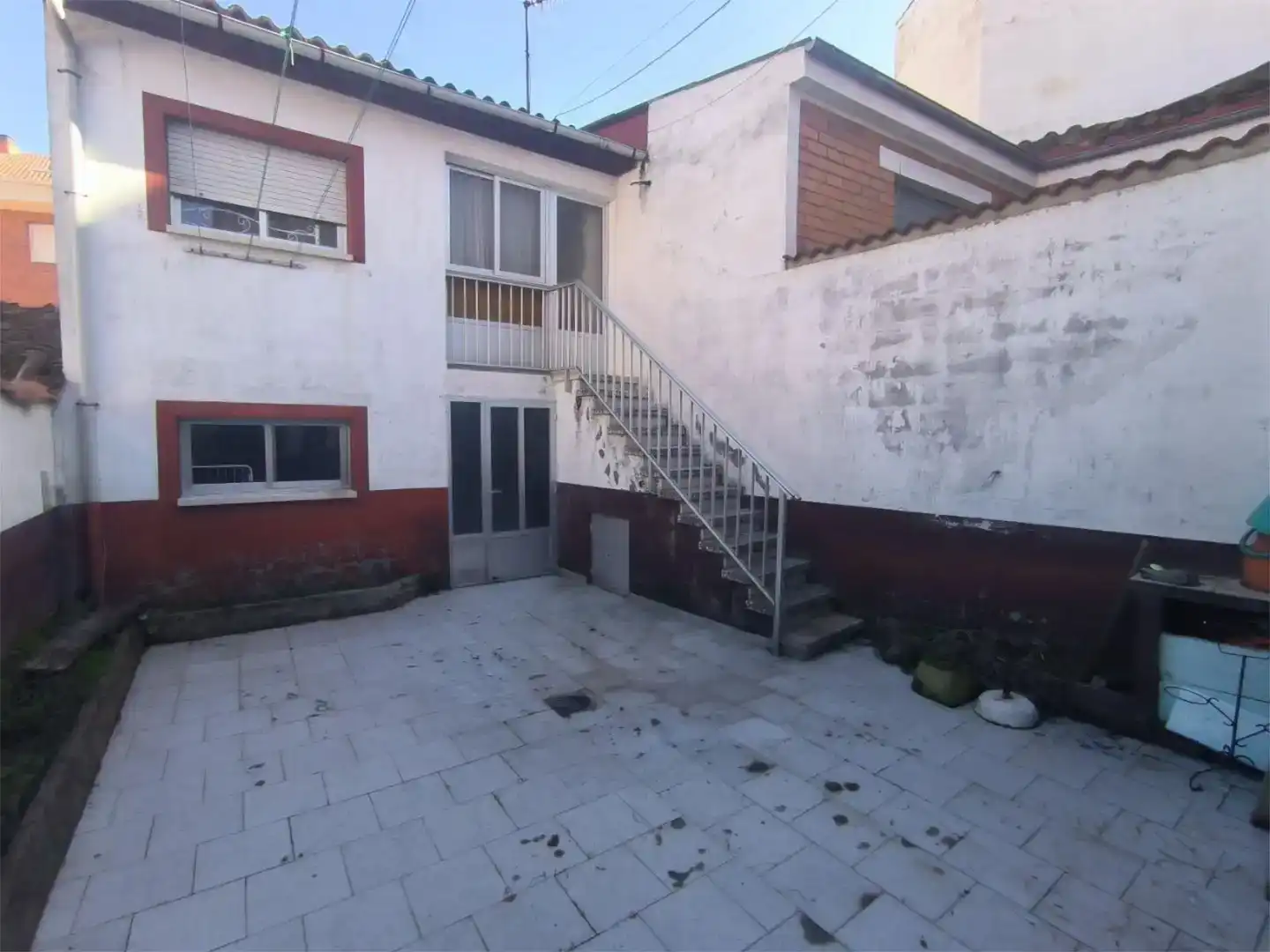 Vista exterior de Pis en venda en La Bañeza , León