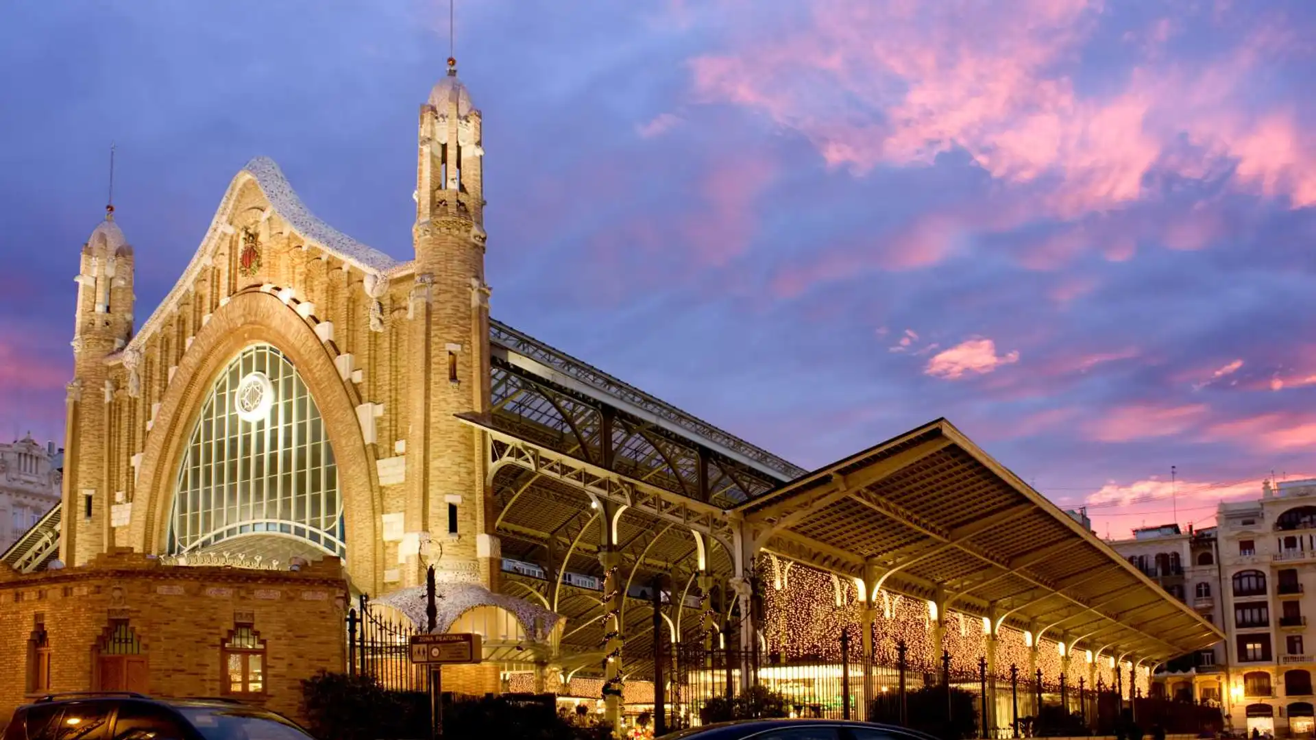 Exterior view of Apartments for share in  Valencia Capital  with Air Conditioner, Terrace and Furnished