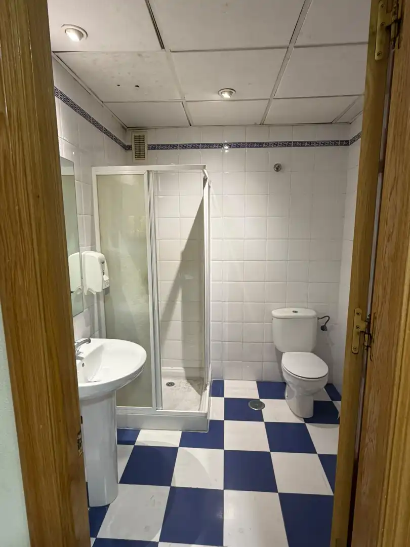 Baño de Oficina de alquiler en Sureste