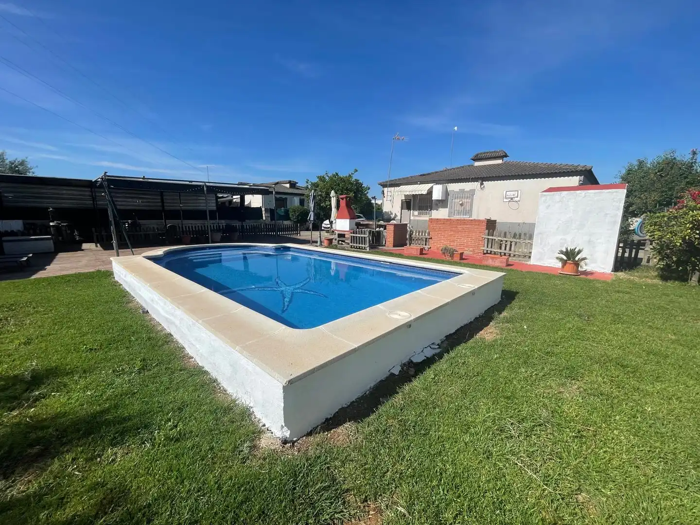 Piscina de Casa o xalet en venda en Córdoba amb Aire condicionat, Jardí privat i Terrassa