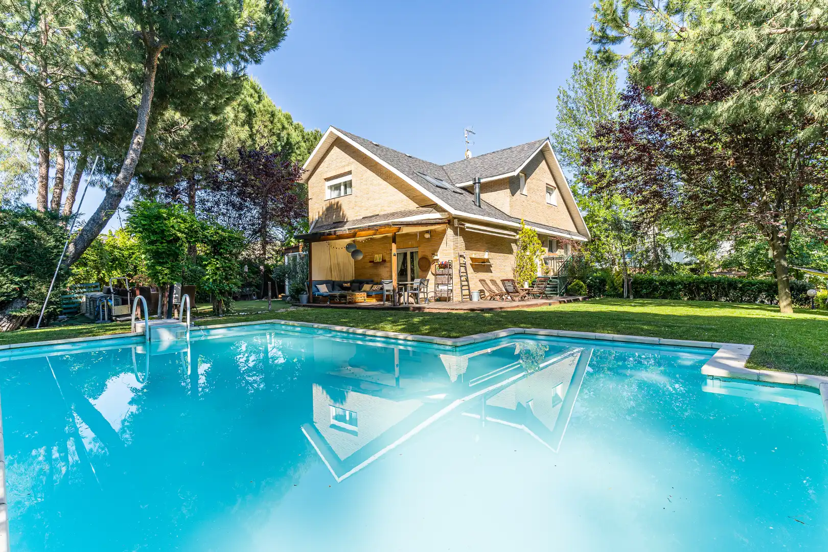 Piscina de Casa o xalet en venda en Las Rozas de Madrid amb Aire condicionat, Calefacció i Jardí privat