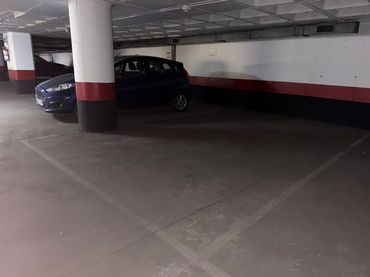 Einzelparkplatz zum Verkauf in Calle de Santa Leonor